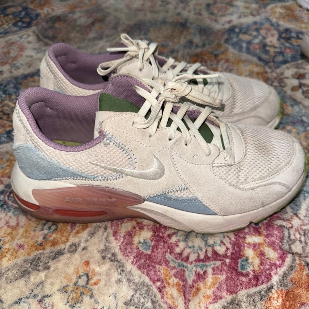 Women 8 Nike AirMax Excee